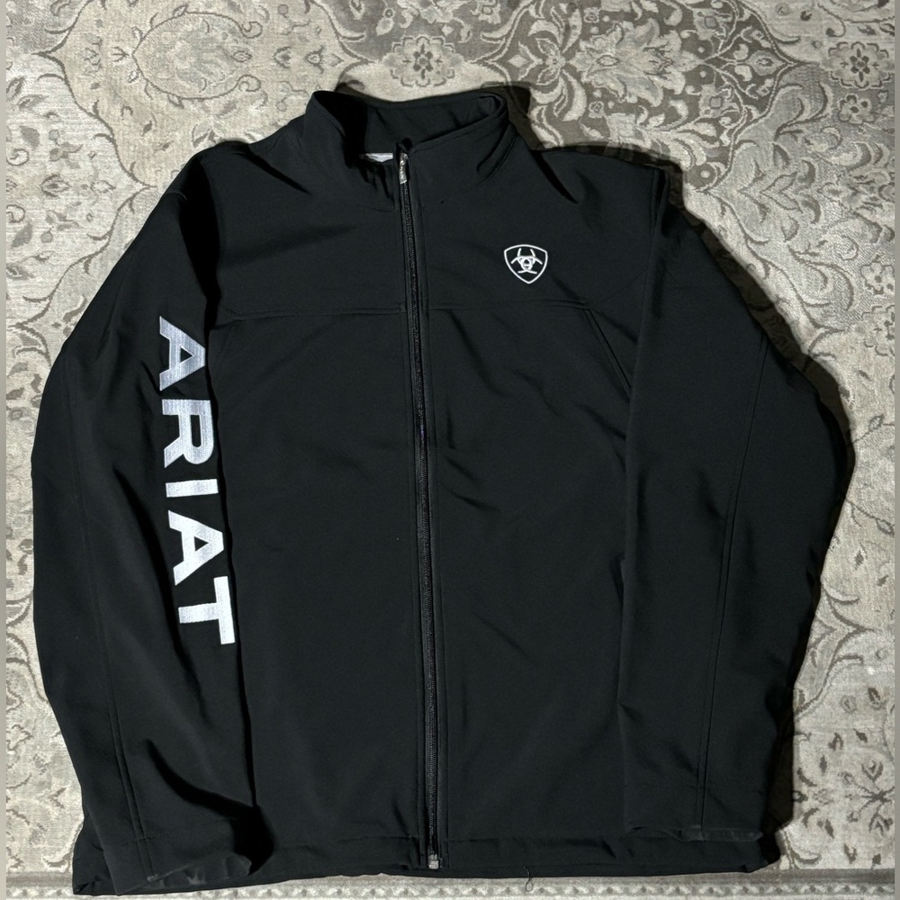 Men’s ariat soft-shell jacket
